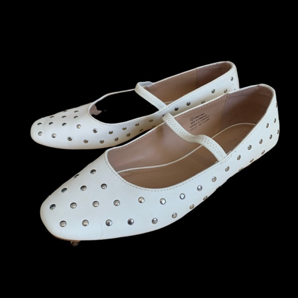 Time and Tru Shoes - Time And Tru Memory Foam Elegant White Studded Women's Flats